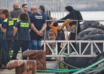 Migranti, nuovi sbarchi a Lampedusa: ora 798 nel centro dell’isola