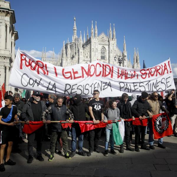 Tensioni a Milano 25 aprile: denunciati nove manifestanti per odio razziale