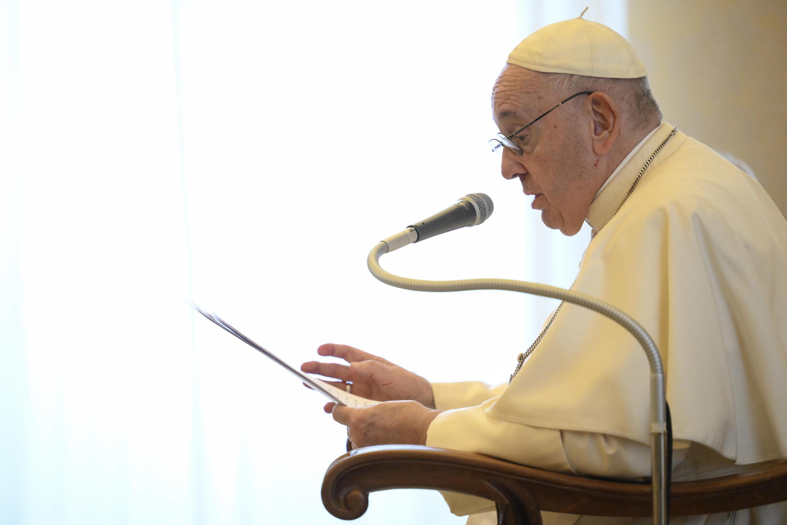 Giornata mondiale del malato 2023, Papa Francesco ai fedeli: “Le persone malate sono al centro del popolo di Dio”.