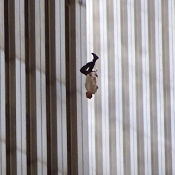 11 settembre 2001, The Falling Man: storia dell’uomo che cade