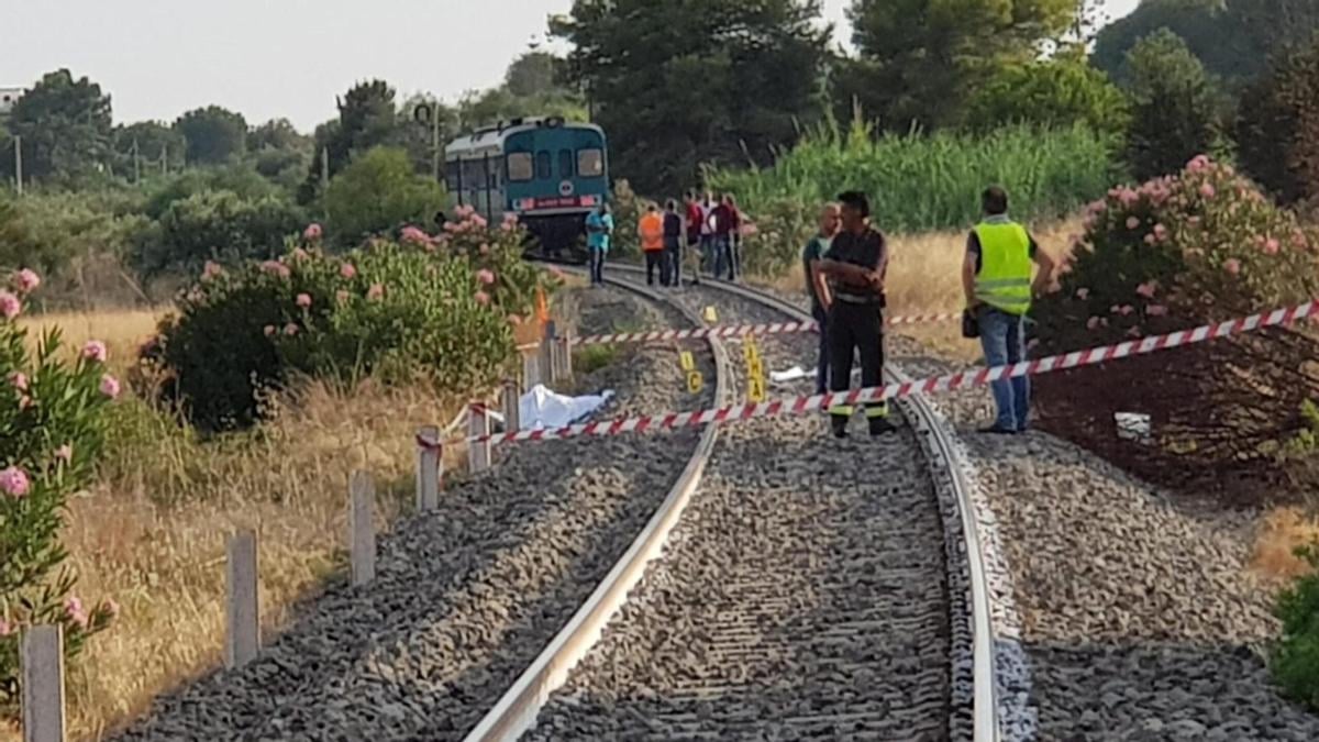 Sondrio, travolti dal treno mentre attraversano i binari: due 15enn…