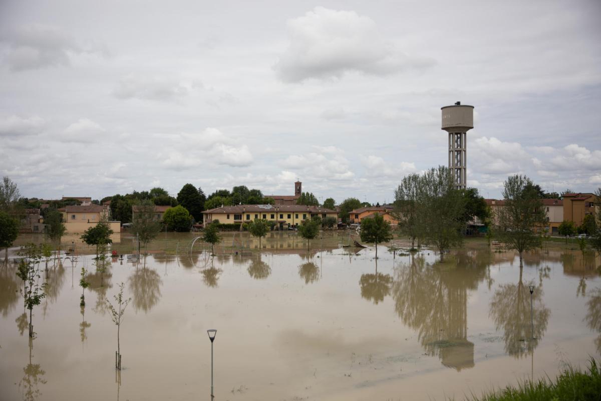 Maltempo, riaperti altri tratti della A14. A Ravenna resta tutto ch…