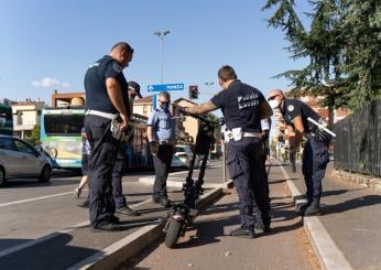 Milano, rubano monopattino in piazza Castello: arrestato 16enne