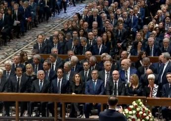 Funerali di Berlusconi, il feretro è arrivato a piazza del Duomo | VIDEO