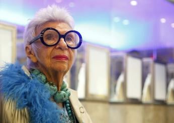 Addio a Iris Apfel: età, causa morte, patrimonio, marito e figli dell’icona di stile newyorkese