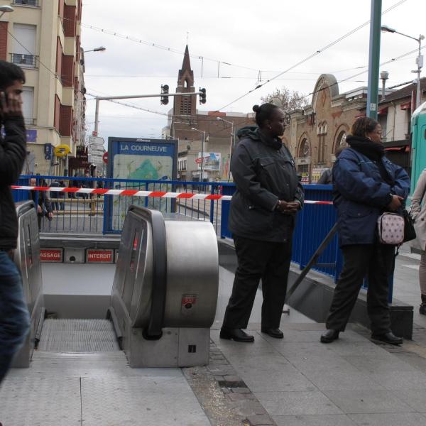 Francia, uomo morto folgorato nella stazione metropolitana di Belleville a Parigi: indagini in corso