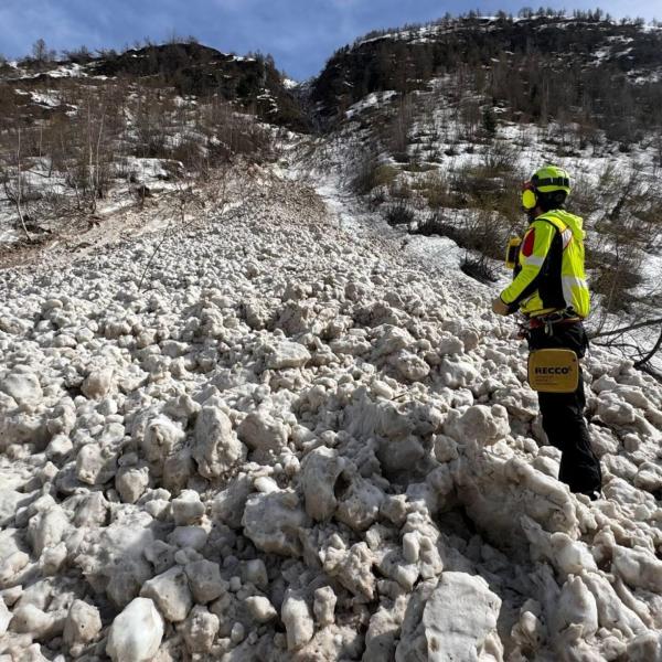 Valle d’Aosta, tragedia a Courmayeur: morti due alpinisti precipitati in Val Ferret