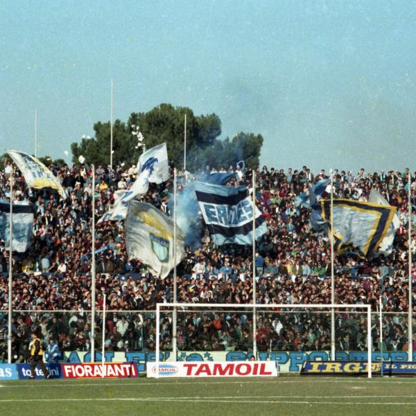 Tifosi della Lazio bloccati negli hotel in Olanda, Procaccini (FdI): “Un comportamento da stigmatizzare”. Silvestri (5S): “Giusto protestare” | VIDEO IN ESCLUSIVA