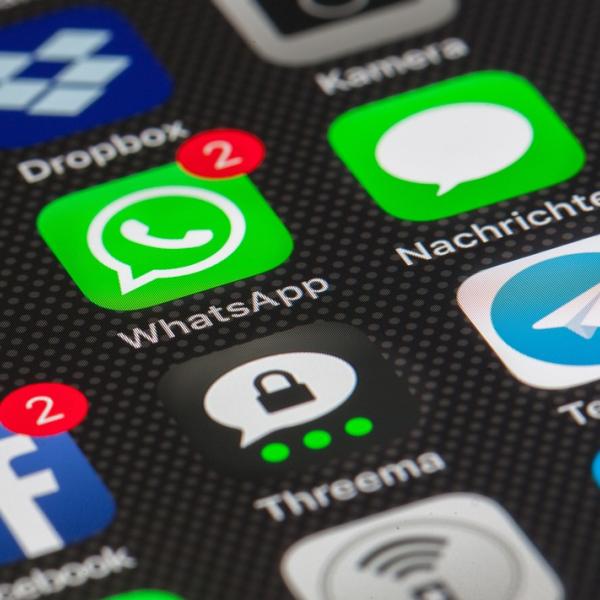 WhatsApp, nuovo aggiornamento per pubblicare lo stato anche su Instagram: come funziona