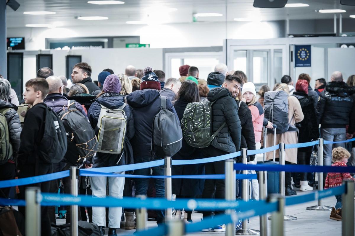 Covid aggiornamenti Italia, a Malpensa positivi quasi 50% di tamponi