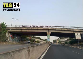 Roma, nuovo striscione per Daniele De Santis: “Figlio di Roma” appare sul cavalcavia a via Boccea | FOTO