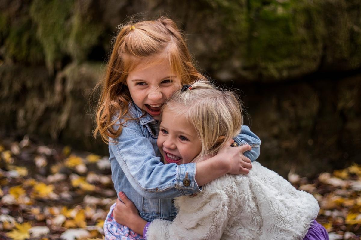 Pidocchi nei bambini, i 5 rimedi naturali da usare subito: consigli…