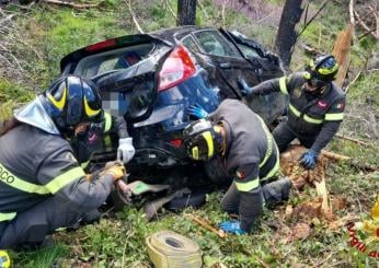 Catanzaro, esce di strada con la propria auto e finisce in un burrone di 100 metri: salvo il conducente