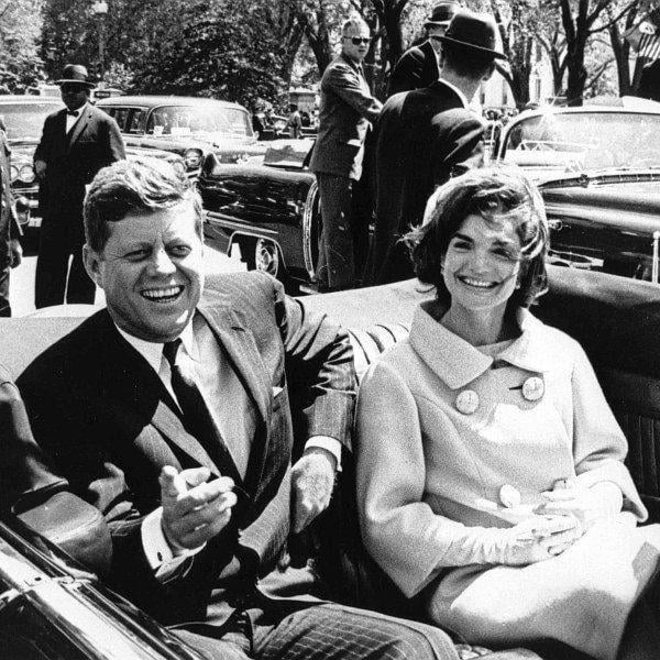 Le teorie del complotto sull’assassinio di Kennedy: cosa resta oggi del mistero?