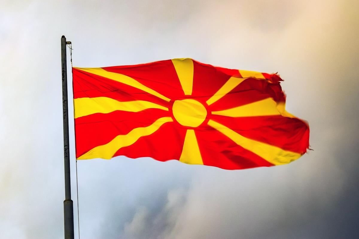 Macedonia del Nord, cambia il nome del paese anche sui documenti, cittadini si affrettano ad ottenere un nuovo passaporto prima della scadenza