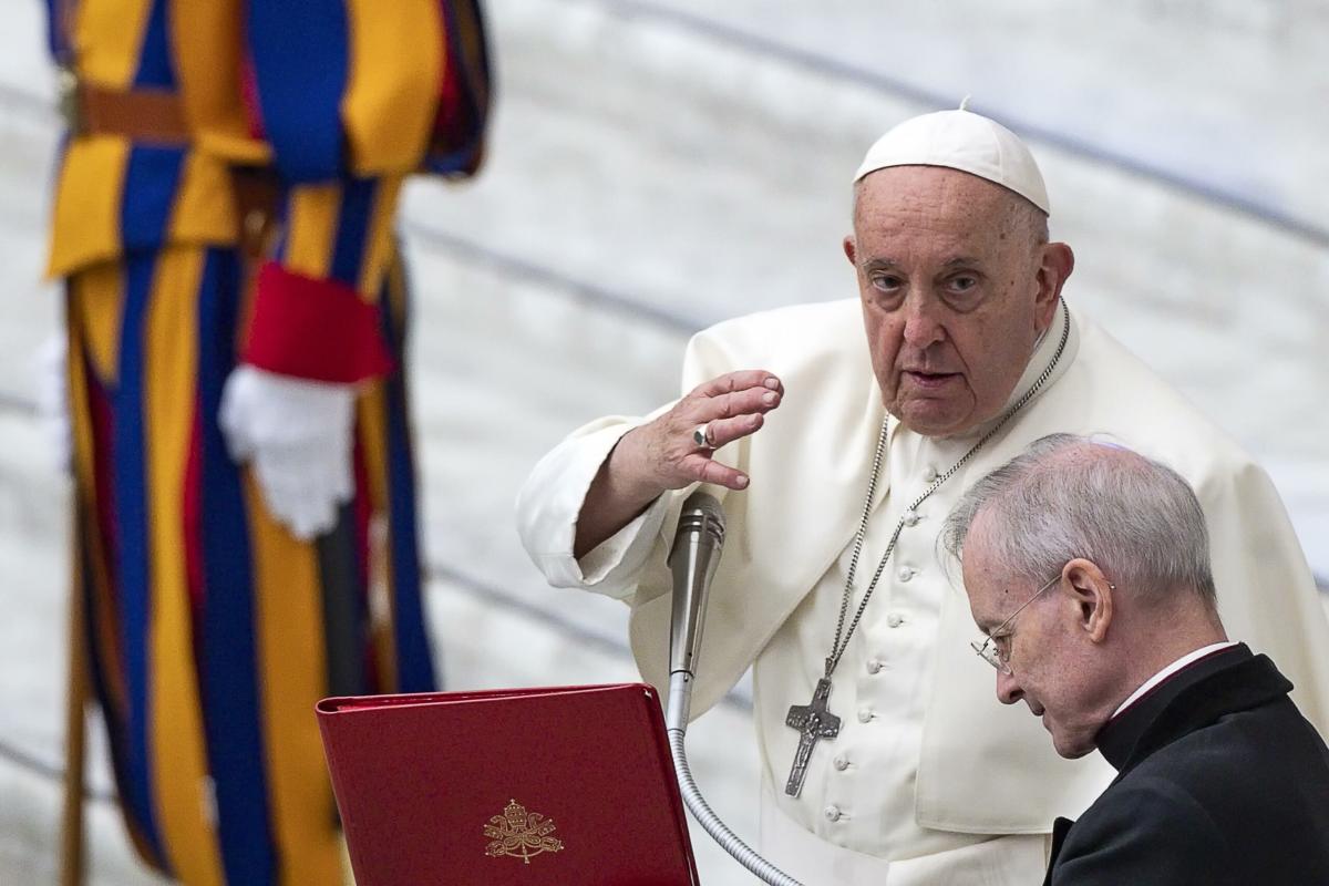 Sanità, l’appello del Papa: “Non cadere nell’idea efficientista e n…