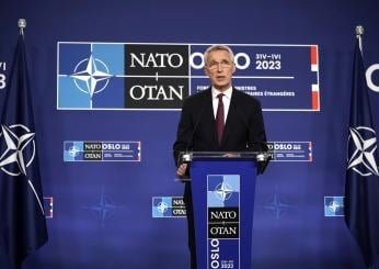 Stoltenberg al vertice Nato di Oslo: “L’Ucraina si sta muovendo verso l’alleanza. Adesione Svezia nell’interesse di tutti”