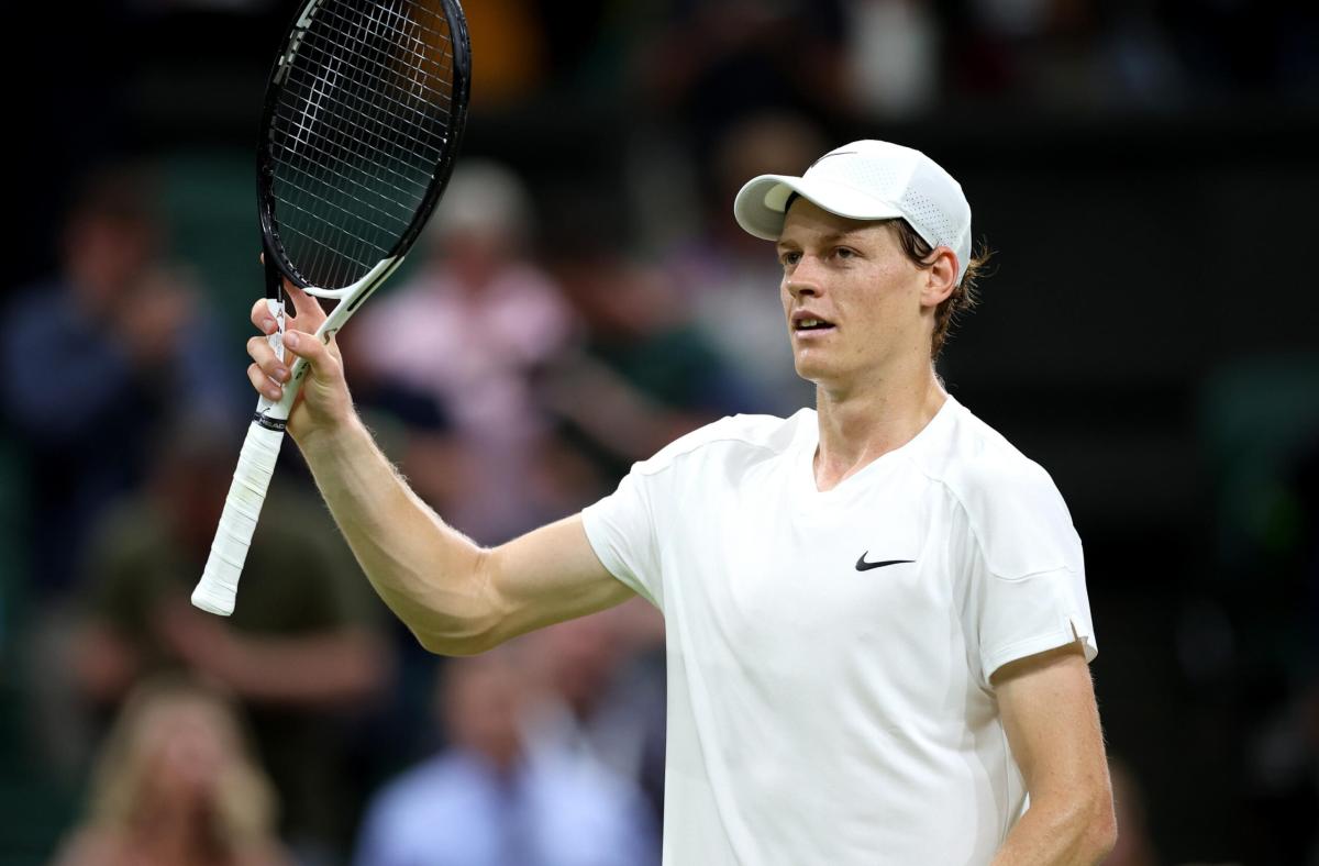 Wimbledon 2024, Jannik Sinner ai quarti di finale: battuto Shelton in tre set