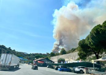 Incendio Carasco: a fuoco parte dell’azienda e 8 camion