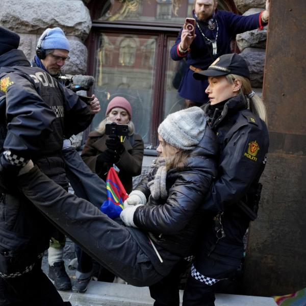 Greta Thunberg arrestata in Norvegia: manifestava in favore dei pascoli delle renne