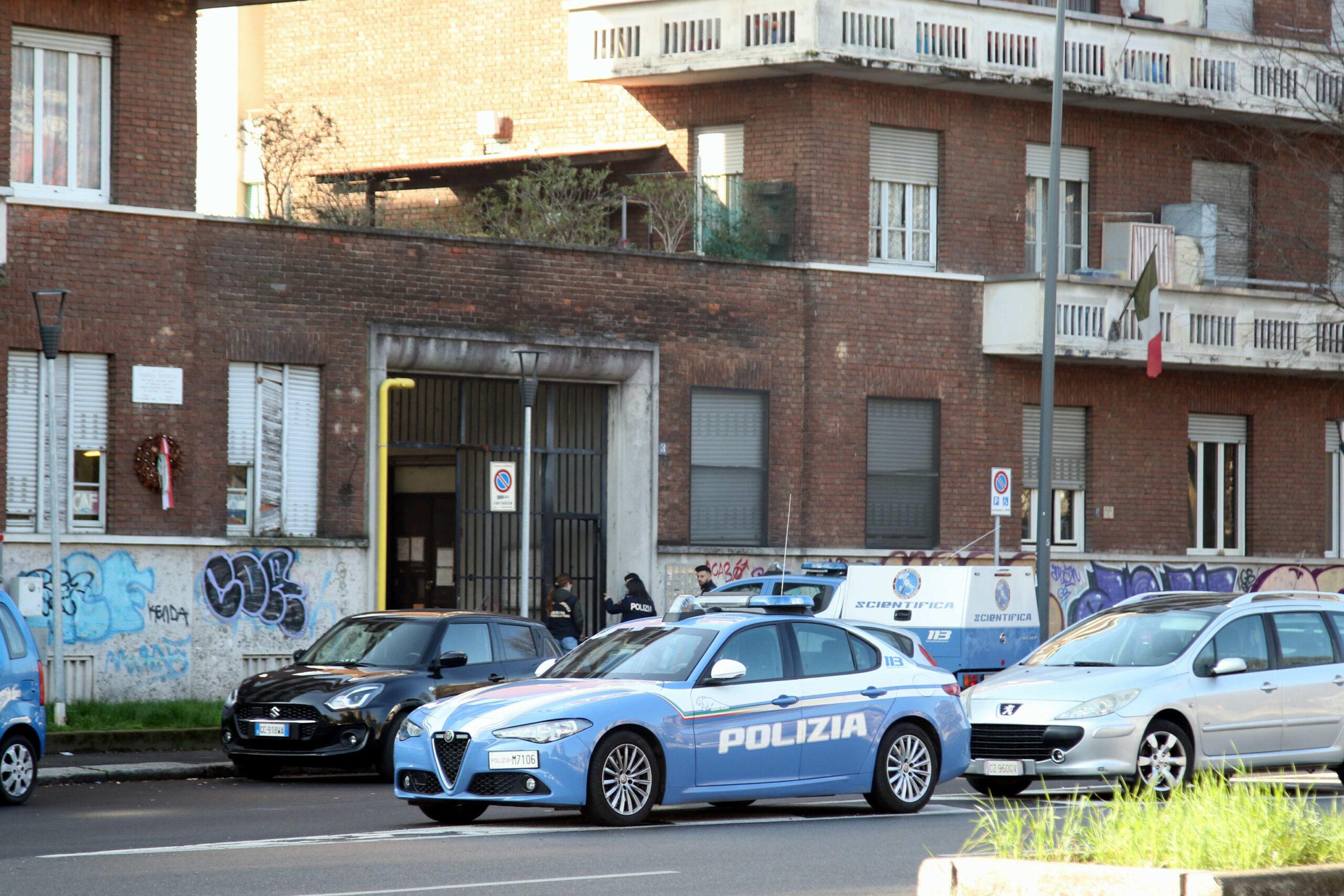 Milano, aggredito a colpi di accetta nel quartiere Barona: 28enne in fin di vita