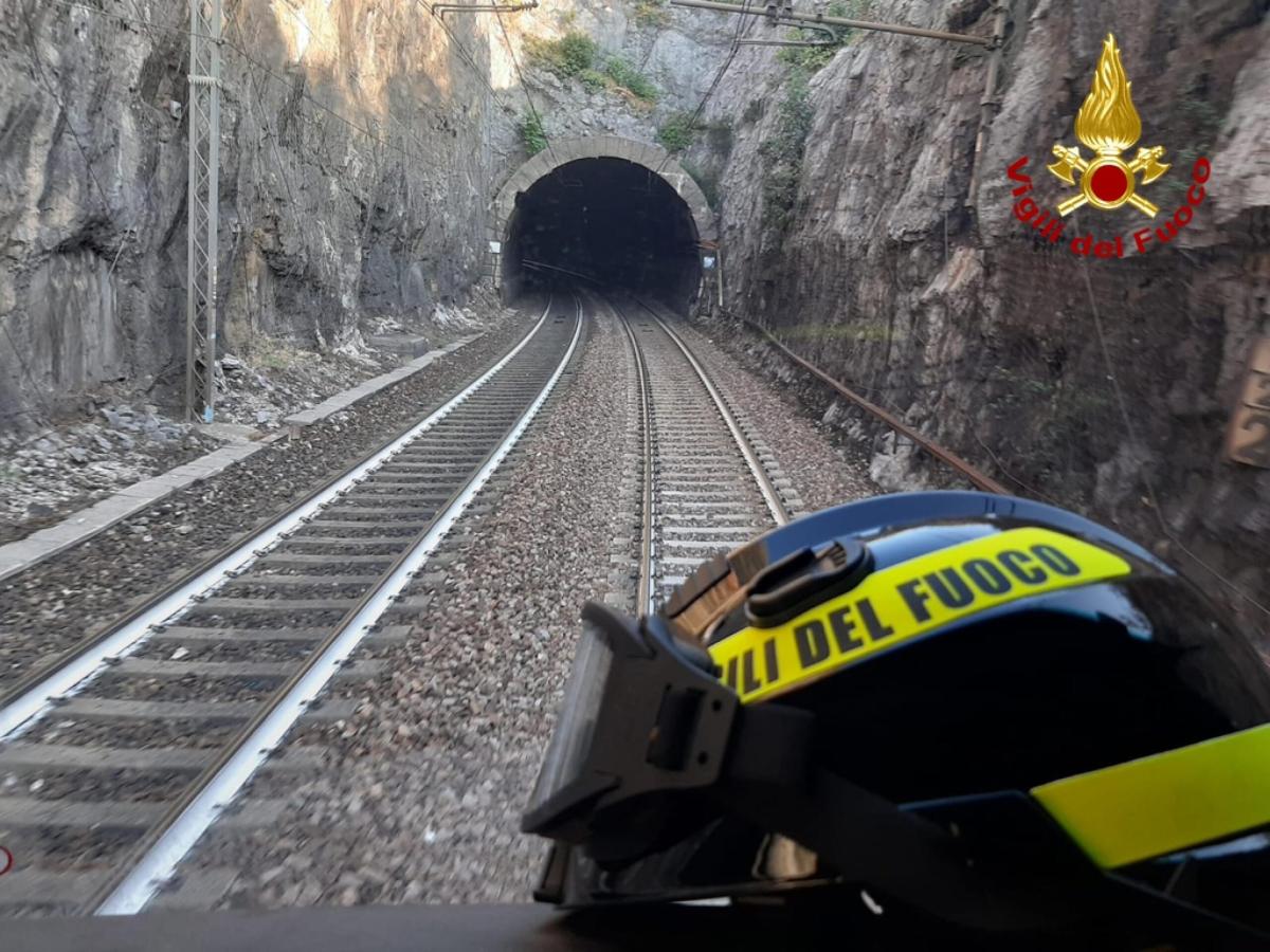 Tragedia sui binari della linea Padova-Montebelluna: muore ventiduenne