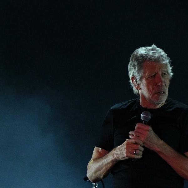 L’ex frontman dei Pink Floyd Roger Waters non si spiega le stragi del 7 ottobre: “E’ sospetto che Israele non sapesse nulla” | VIDEO