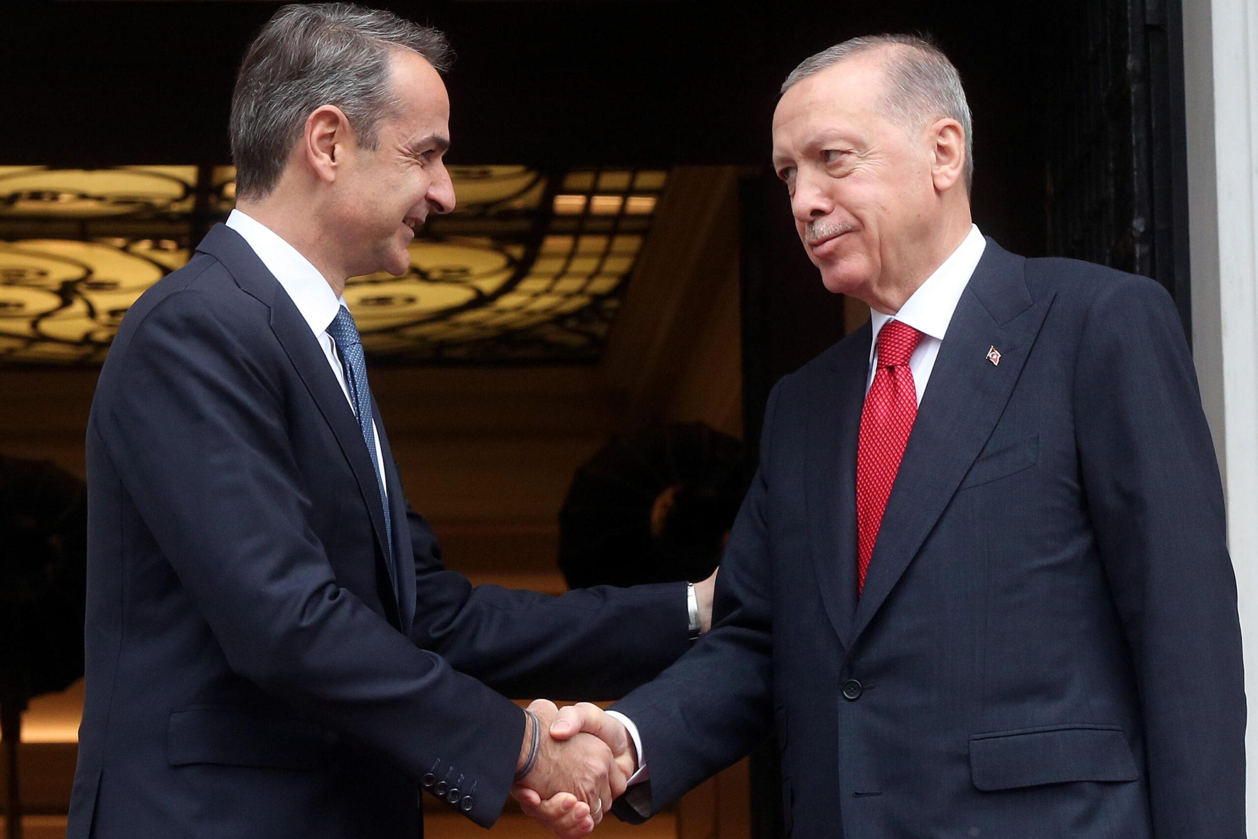 Incontro Erdogan-Mitsotakis ad Ankara, Turchia e Grecia insieme: “Si deve parlare per risolvere i problemi”