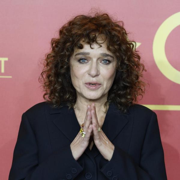 Valeria Golino lontano dal set: le relazioni passate, il matrimonio sfumato e il nuovo fidanzato