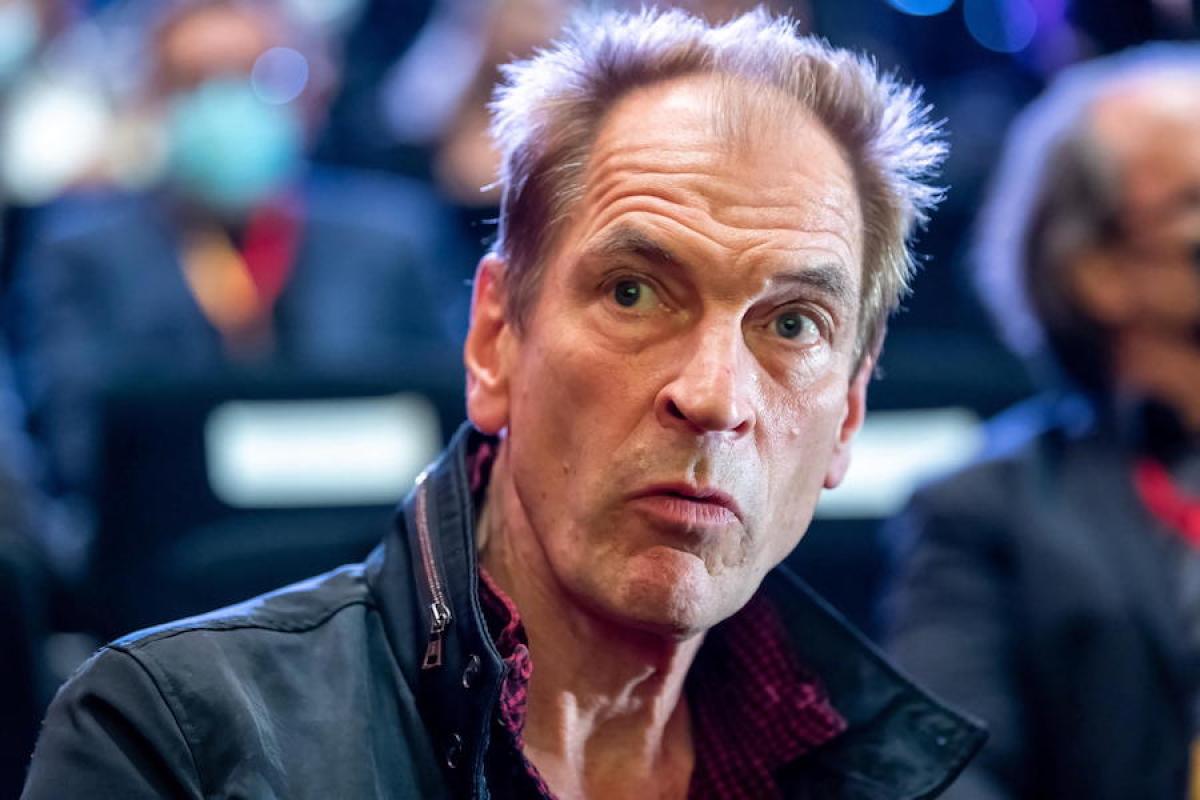 L’attore Julian Sands è scomparso nelle montagne della California m…