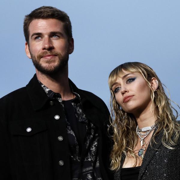 Miley Cyrus lancia la canzone Flowers contro l’ex Liam Hemsworth? Testo e traduzione