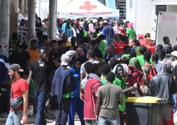 Caos migranti da Lampedusa a Porto Empedocle, il sindaco Calogero Martello sulle tensioni delle ultime ore: “Situazione insostenibile” | FOTO