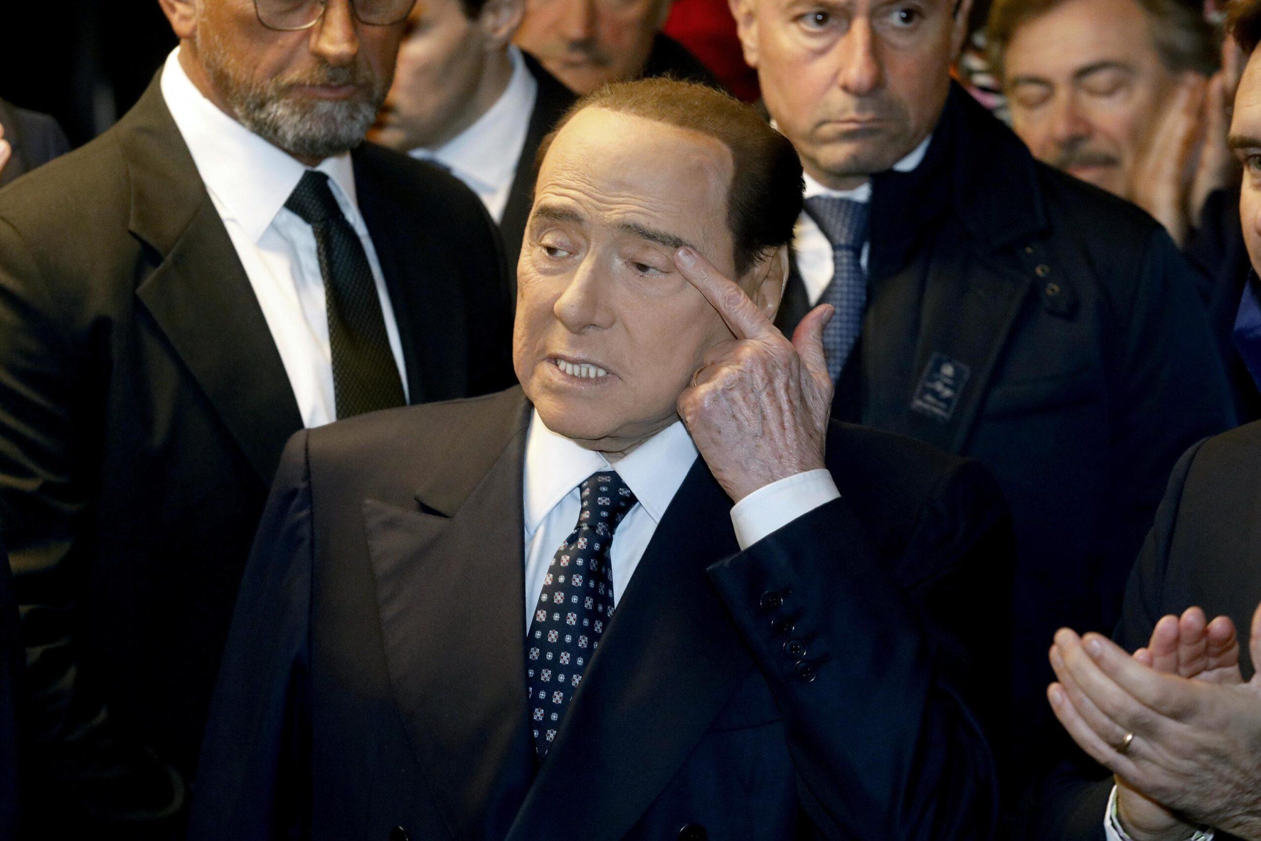 Silvio Berlusconi: causa morte, età, mogli, figli e nipoti del Cavaliere