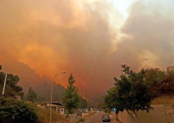 Messina, vasto incendio a Mandanici oggi: chiusa per le fiamme la Strada statale 185 |VIDEO