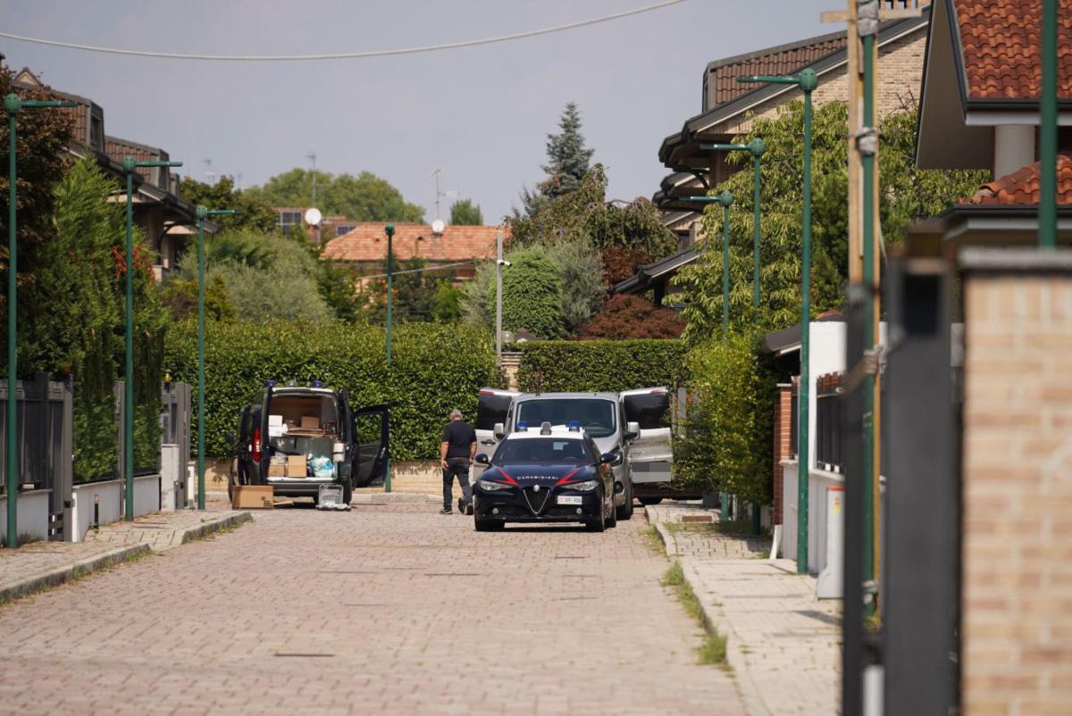 Strage a Paderno Dugnano: madre, padre e figlio 12enne uccisi in casa. A dare l’allarme il primogenito: si indaga per ricostruire cosa è successo