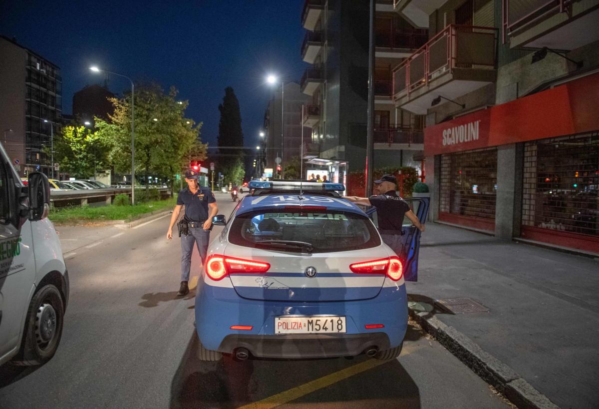 Milano, 21enne accoltellato in corso Como: arrestati 3 minorenni pe…