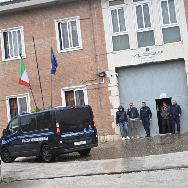 Carcere di Avellino, il racconto di suor Isabella: “Più aumenta il sovraffollamento più è difficile seguire i detenuti. Serve più attenzione alle persone”