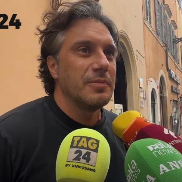 Campo largo con Renzi? Silvestri (M5S) gela il Pd: “Problema loro, noi non lo vogliamo” | VIDEO