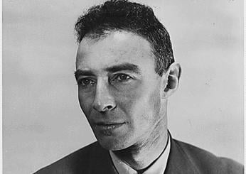 Chi ha inventato la bomba atomica? La storia del protagonista del film, Robert Oppenheimer