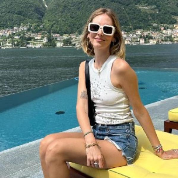 Chiara Ferragni al matrimonio di Diletta Leotta, le foto dell’outfit e tutti gli ospiti: da Hunziker a Elodie