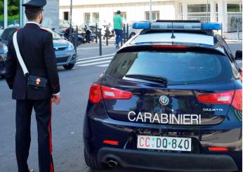 Chieti, donna morta accoltellata all’addome: non si trova il marito