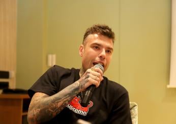 Fedez bacia un’altra ma mette i like a Garance