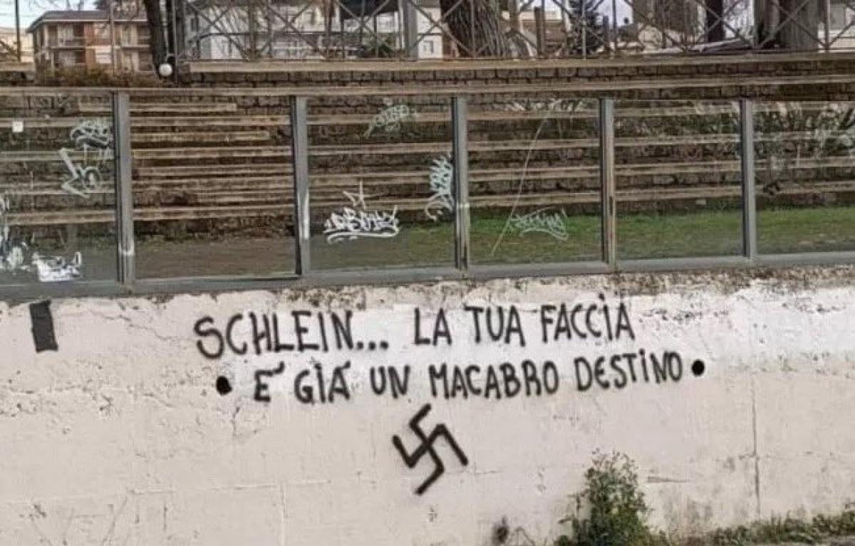 Viterbo, svastica contro Elly Schlein in messaggio antisemita