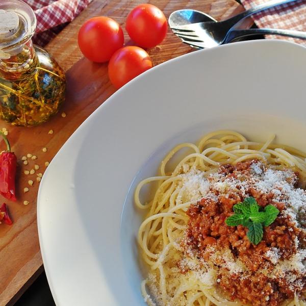 La pasta al pomodoro, un classico della tradizione italiana