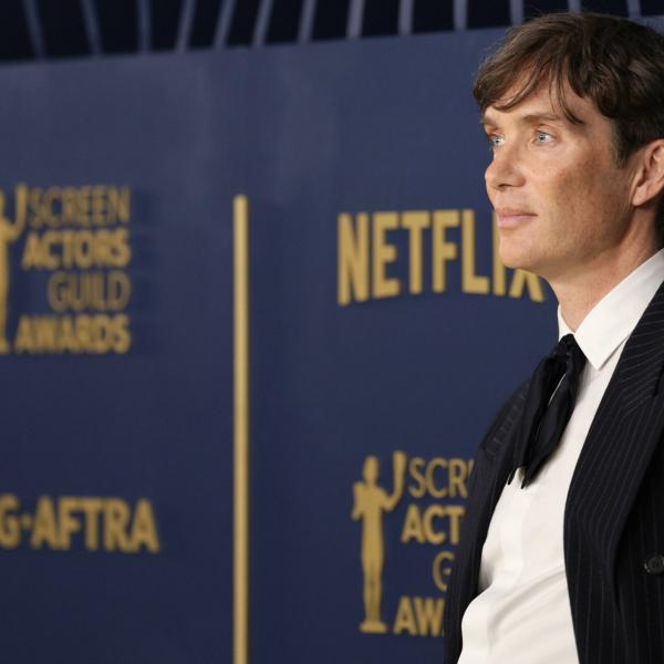 Chi sono i vincitori dei Sag Awards 2024? “Oppenheimer” inarrestabile: Cillian Murphy e Robert Downey Jr dritti agli Oscar