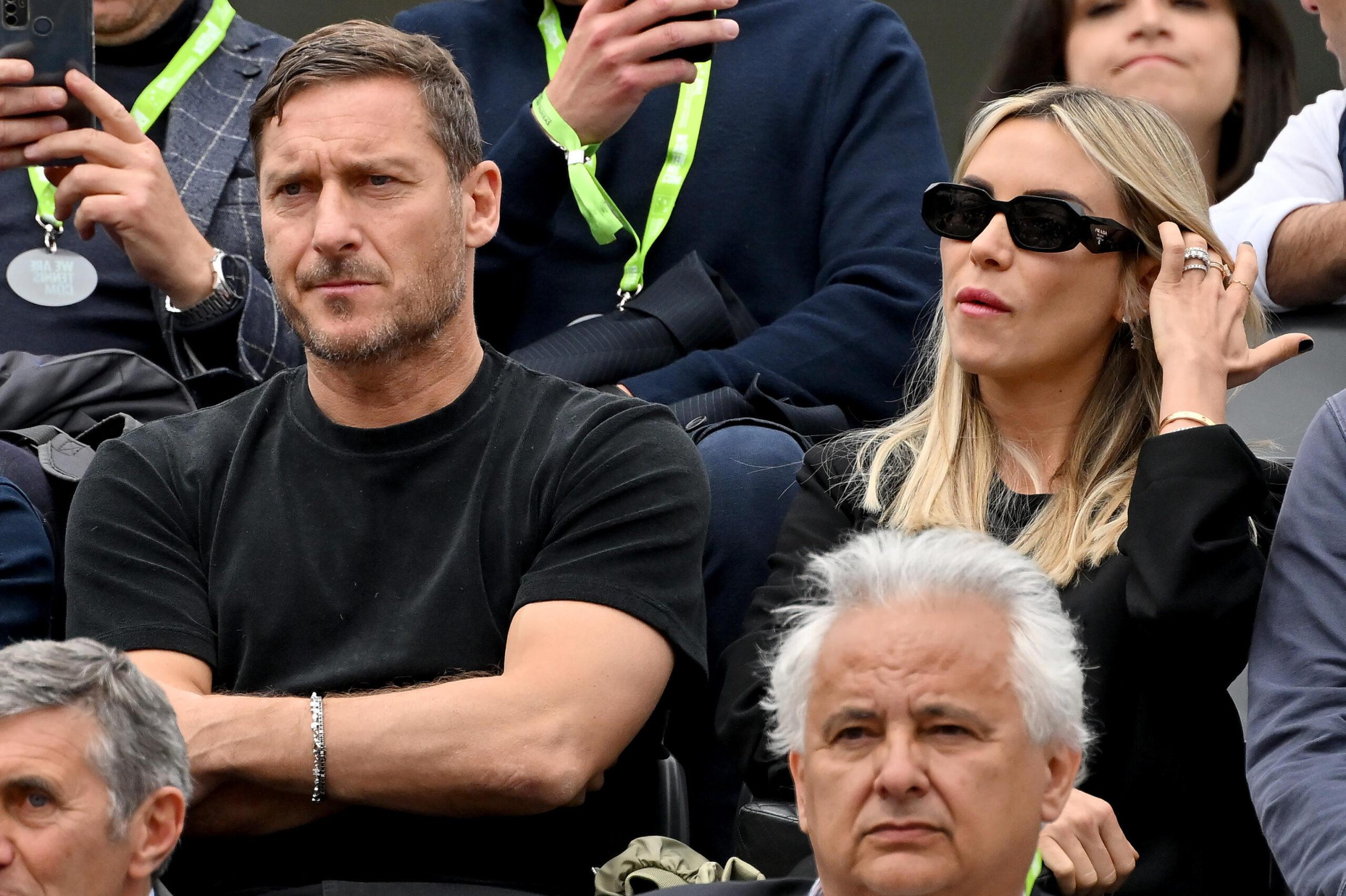 Totti e Noemi a Los Angeles in vacanza con i figli di entrambi: le foto della famiglia allargata