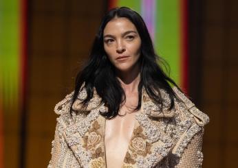 Mariacarla Boscono si sposa con il fidanzato Claudio Stecchi: l’annuncio della top model su Instagram