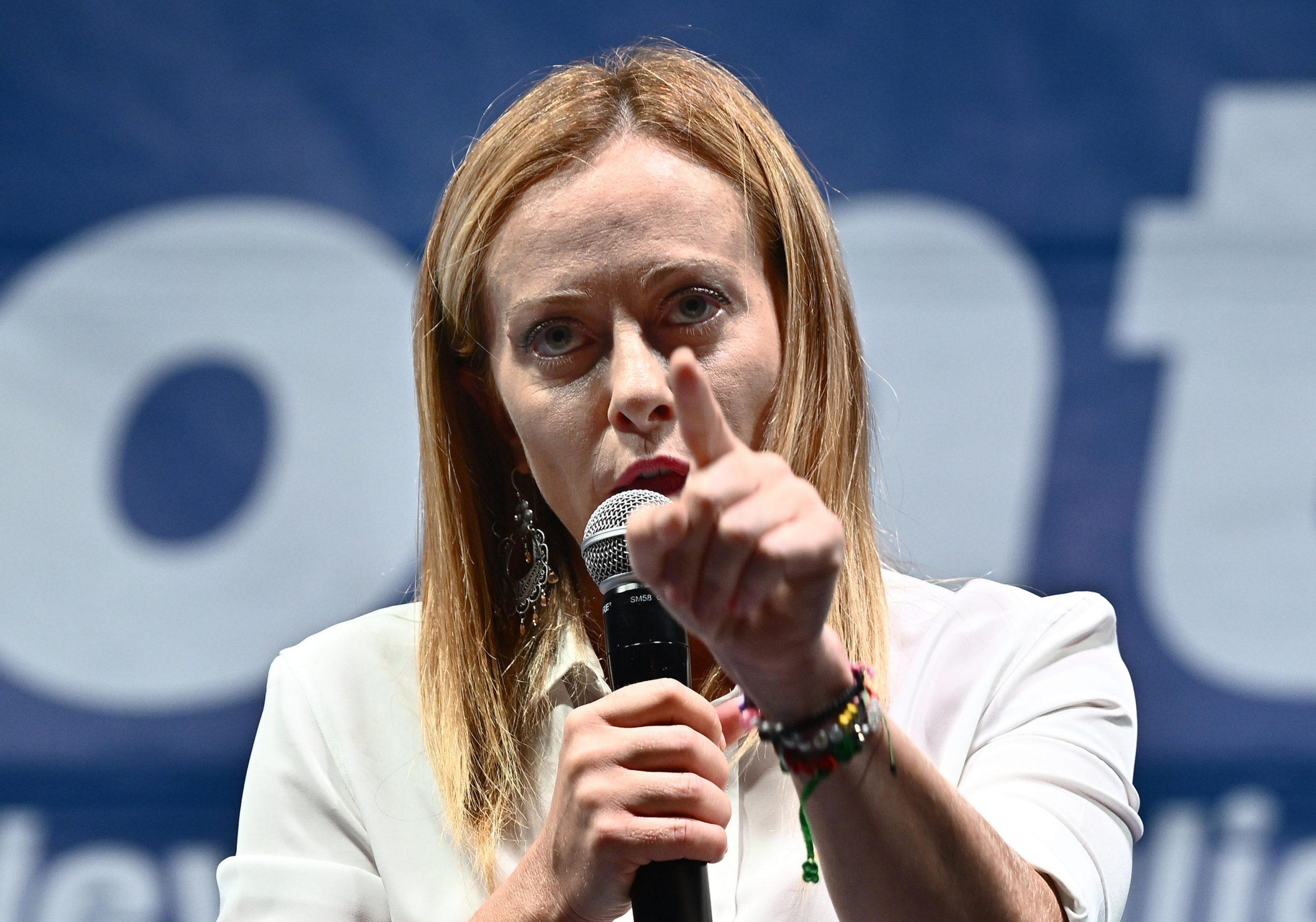 Elezioni Politiche 2022: Giorgia Meloni premier come Mussolini per la CNN, le reazioni dall’estero