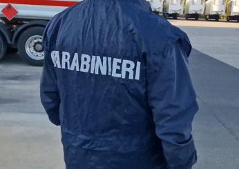 Siracusa, bomba carta spaventa una palazzina e danneggia delle auto