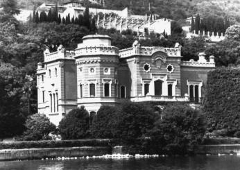 Lago di Garda, a causa della siccità si arriva a piedi all’Isola dei Conigli